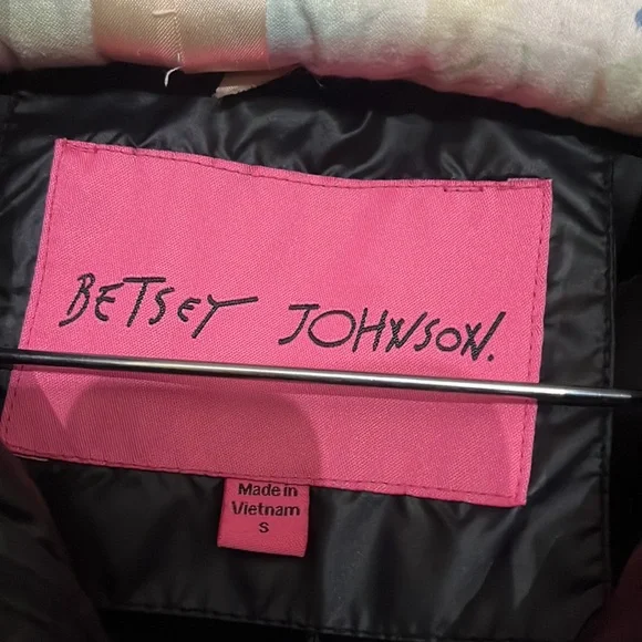 Besty Johnson size small black vest used only once no rips no stains perfect ! - Picture 2 of 5